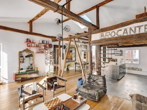 APPARTEMENT DE TYPE LOFT AU CHARME UNIQUE