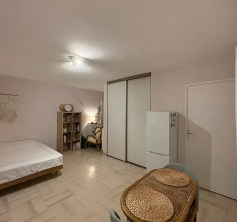 Particulier loue F1 Corniche Fleurie