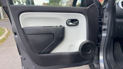 Renault Twingo  E-Tech 82 22 kWh - Zen – 2021 – 12364 km – Électrique – Boîte Automatique — photo 9