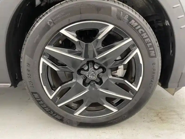 Peugeot 3008 hybrid 145 e-dcs6 — photo 50
