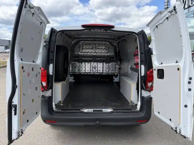 Mercedes Vito fourgon 114 cdi compact bva rwd — photo 13