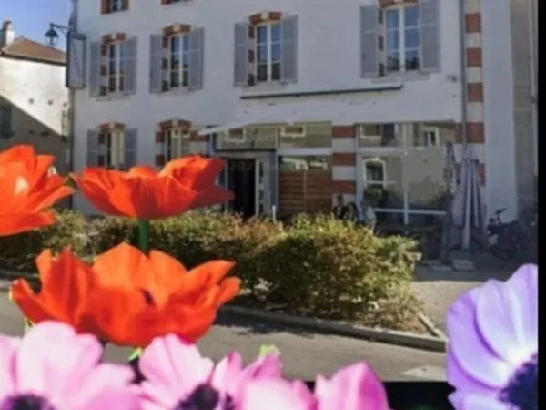 IMMEUBLE à vendre secteur NEUFCHATEAU (88) avec 1 LOCAL (bar-restaurant) + 1 APPARTEMENT T4