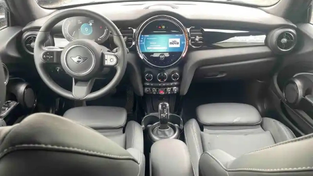 Mini Mini hatch 3 portes cooper 136 ch dkg7 — photo 5
