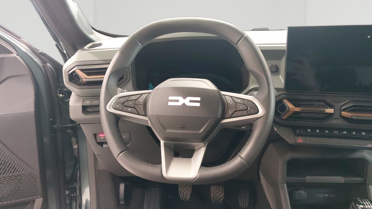 Dacia Bigster Mild Hybrid 140 — photo 10