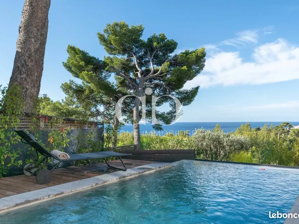Villa 6 pièces 141 m²