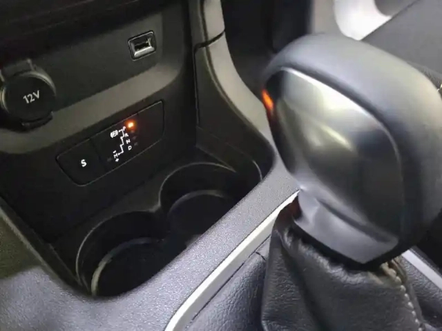 Citroën C3 puretech 110 s&amp;s eat6 — photo 14