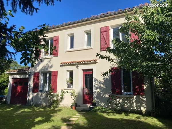 Maison avec accès privé à la rivière