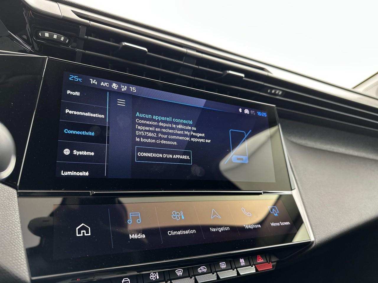 Peugeot 308 hybrid 145 e-dcs6 allure — photo 24