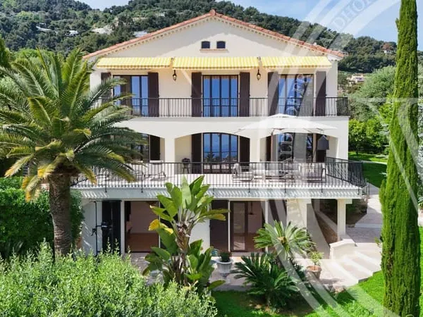 Villa 7 pièces 253 m²