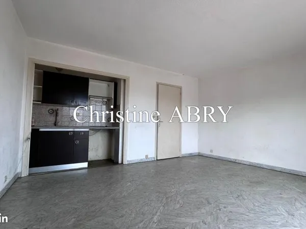 Studio 1 pièce 28 m²