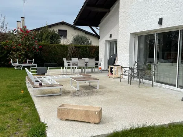 Pessac - Maison rénovée 4 chambres + bureau - 133 m² - Jardin 700 m²