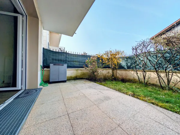 Le Pin beau F3 60m² en rez de jardin