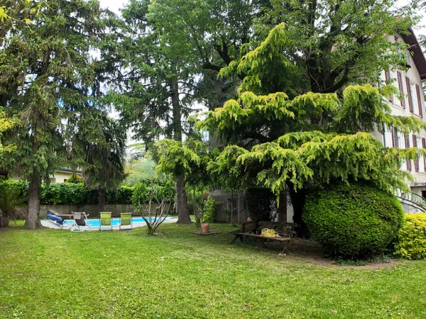 EXCLUSIVITE - Villa de charme des années 30 - 168 m² - Jardin arboré, piscine, terrasses - Calme et 