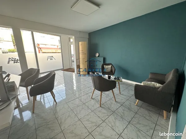 Local commercial 160 m² Lure