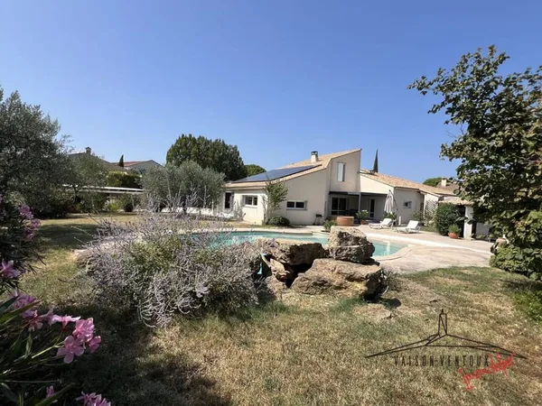 Villa 11 pièces 315 m²
