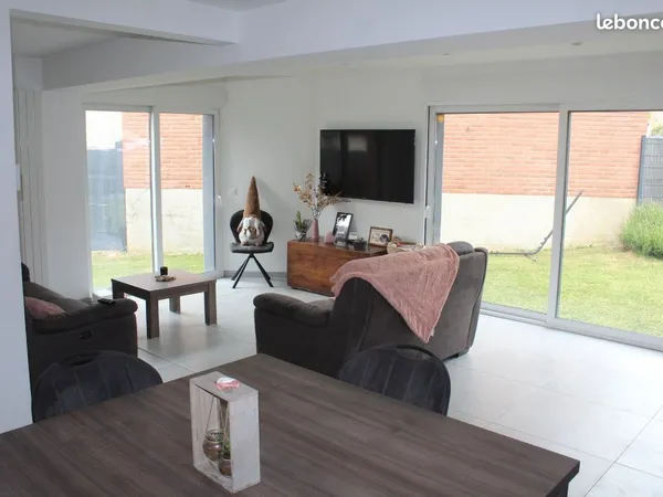 Maison individuelle rénovée au sein d' un lotissement, 3 chambres sur Linselles