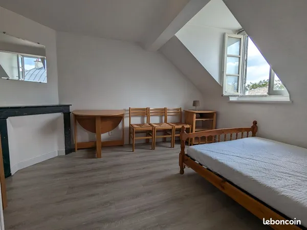 Studio à louer Gare Versailles Château