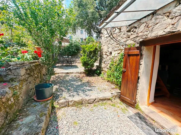 Maison T2 avec jardinet à Casanova