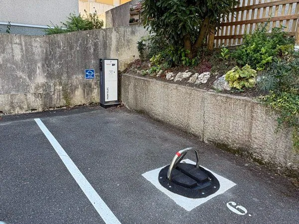 Location parking avec borne de recharge