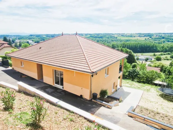 À VENDRE - Superbe propriété avec deux appartements spacieux et prestations haut de gamme
