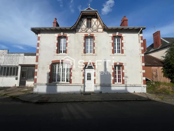 Maison de caractère avec sous sol et grande dépendance
