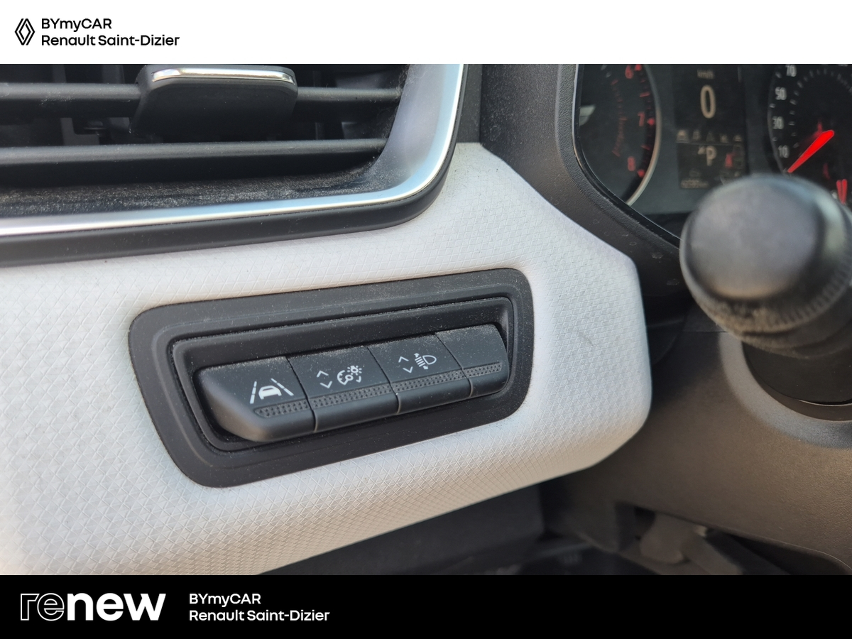 Renault Clio TCe 90 X-Tronic — photo 20