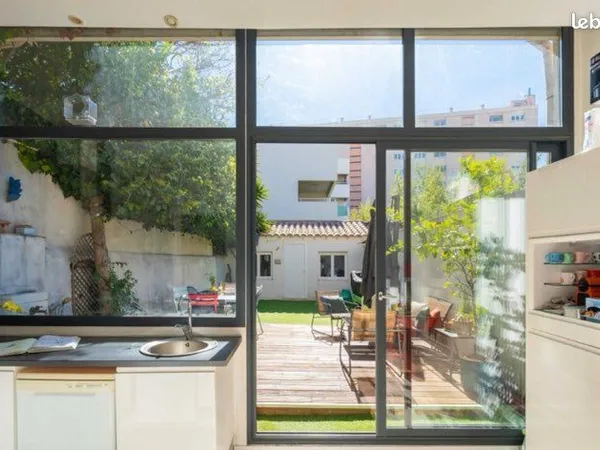 Maison de ville 110 m² avec jardin - au calme - tramway à 200 m