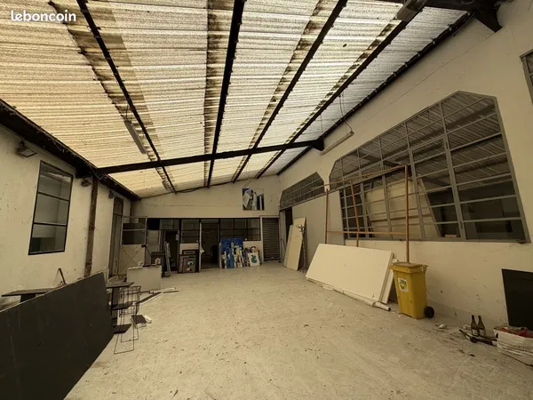 Loft/atelier/surface 10 pièces 830 m²