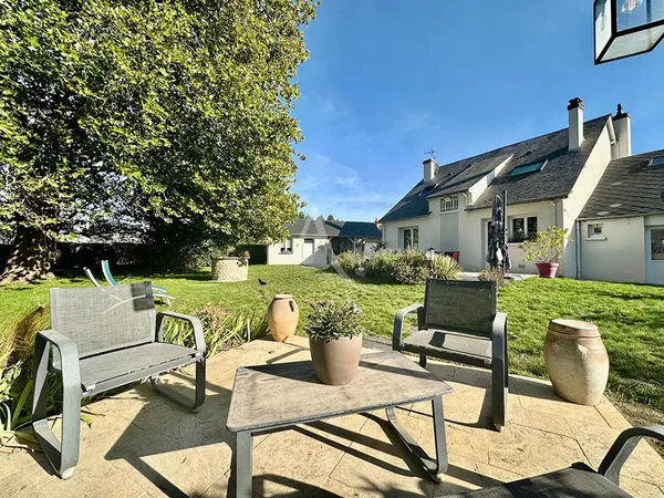 Maison coup de coeur à vendre à Chécy Maison avec garage, dépendance et carport