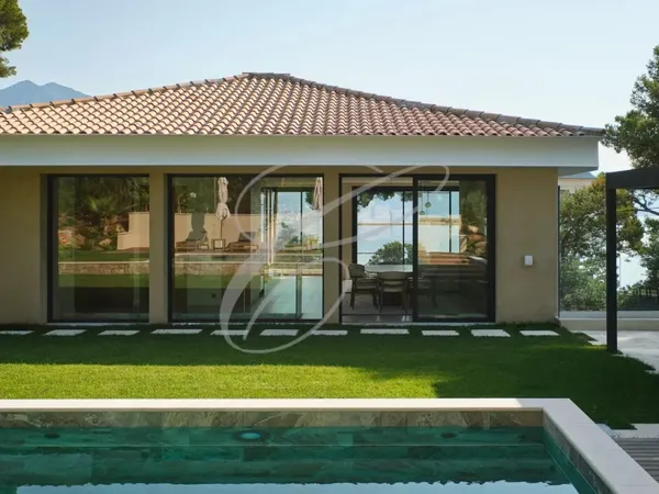 CAP MARTIN - LUXUEUSE VILLA