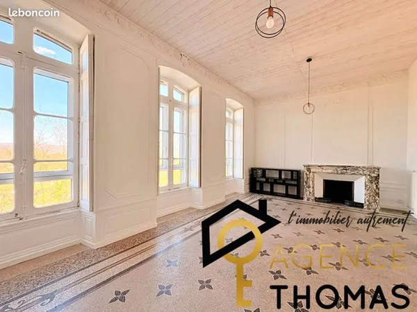 Local 190 m² AUBENAS
