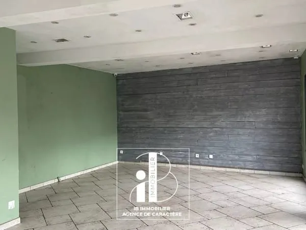 Commerce Location Fontainebleau 3p 78m² 21000€
