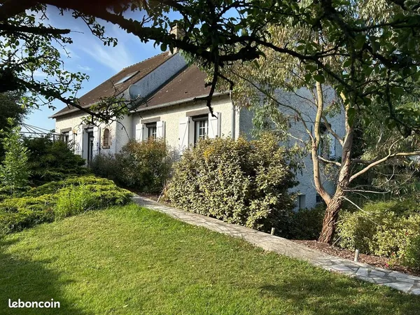Belle maison familiale de 6 pièces (160 m²) avec sous-sol total et jardin