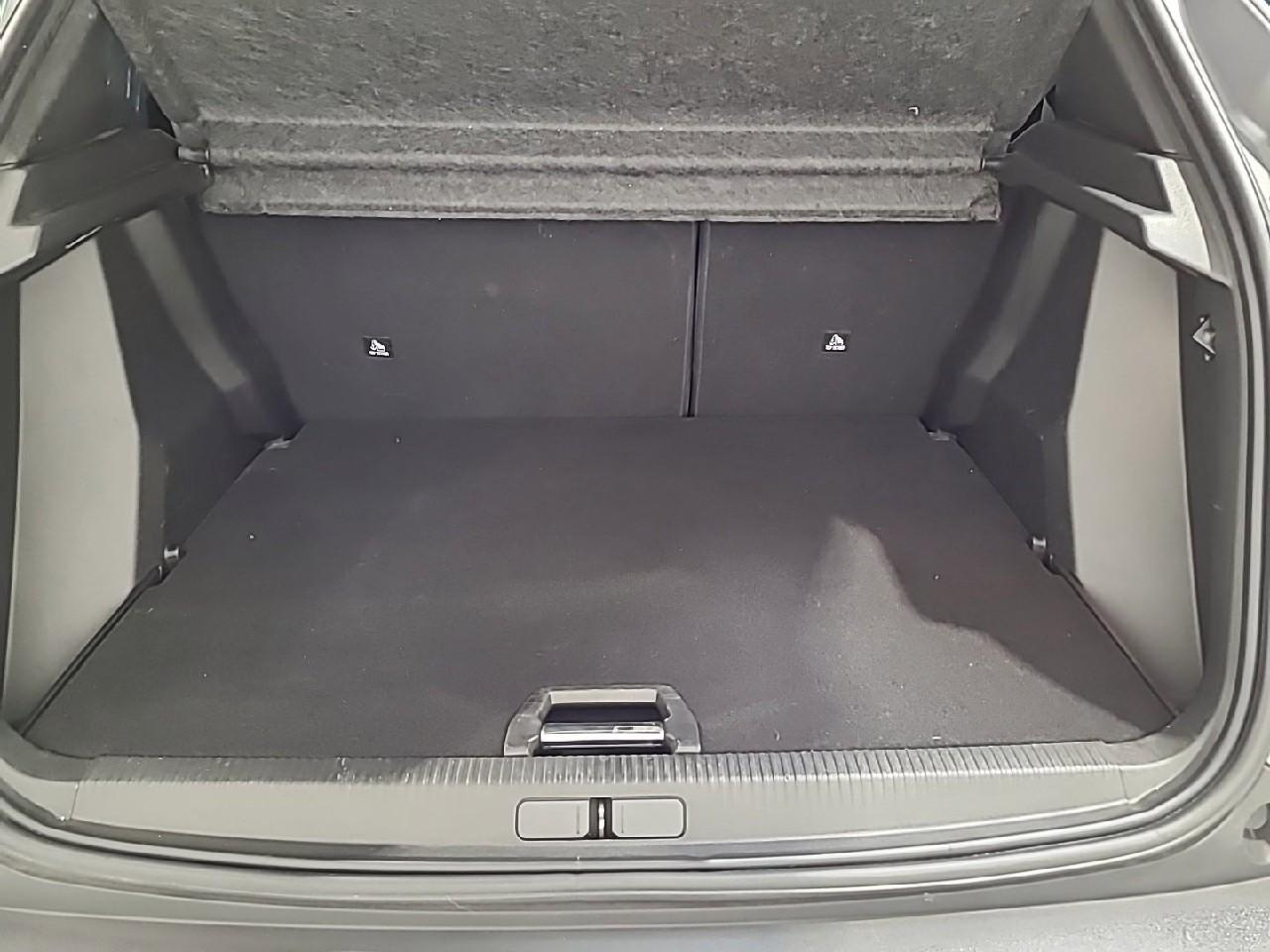 Peugeot 2008 puretech 130 s&s eat8 style — photo 14