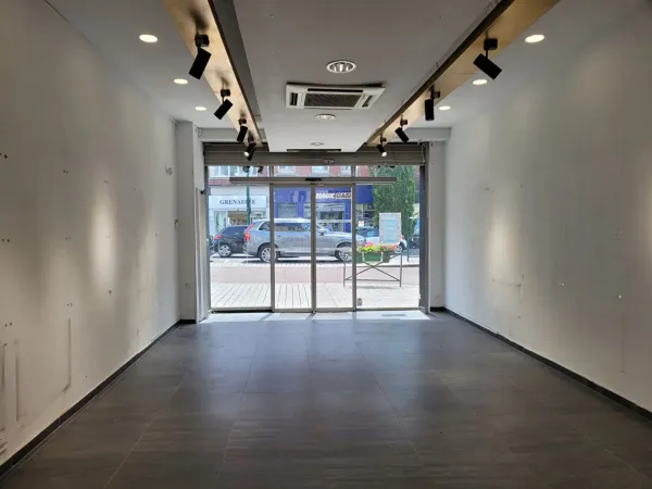 Local commercial 102 m²