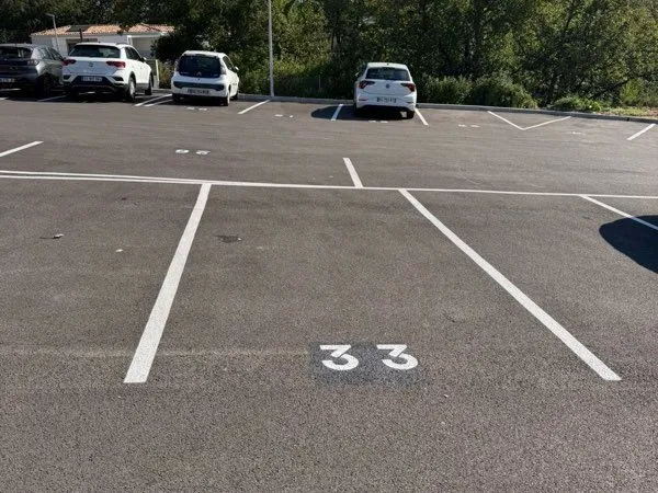 Place de parking extérieur