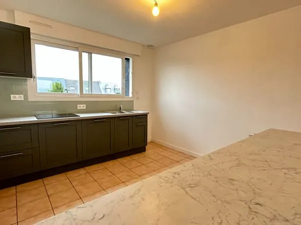 Appartement à louer à Chavagne - 87.69 m², exposition Sud, proche commerces et écoles