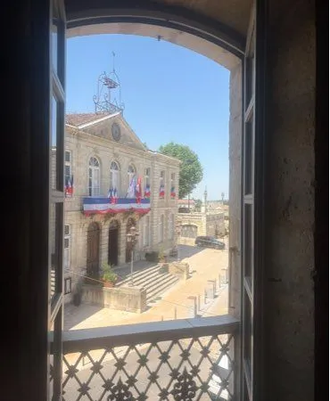 Charmant T3 place de la mairie