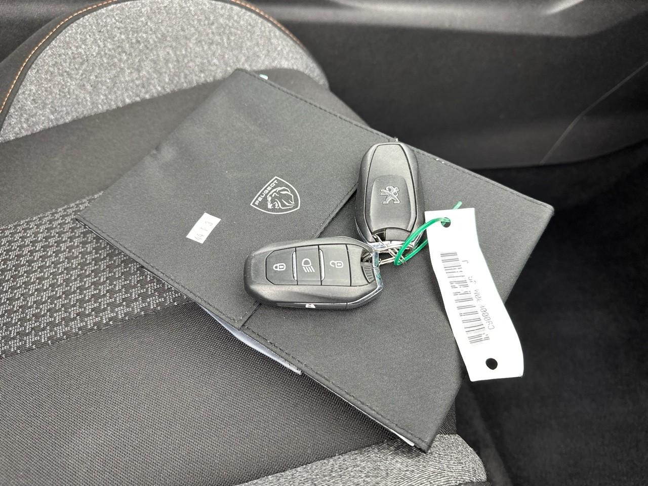 Peugeot 3008 puretech 130ch s&s eat8 active pack — photo 32