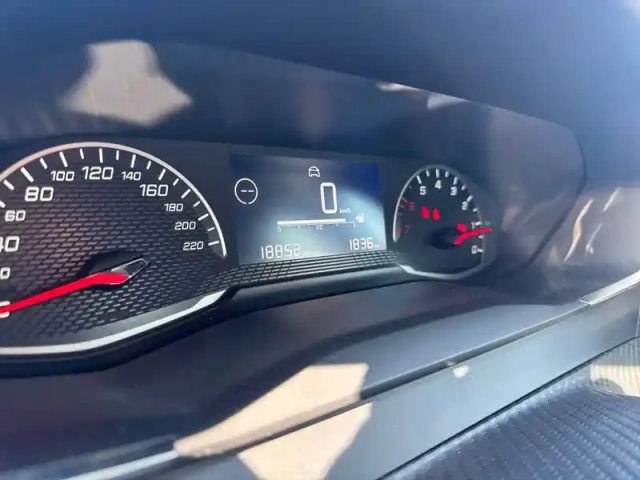 Peugeot 208 puretech 75 s&amp;s bvm5 — photo 50