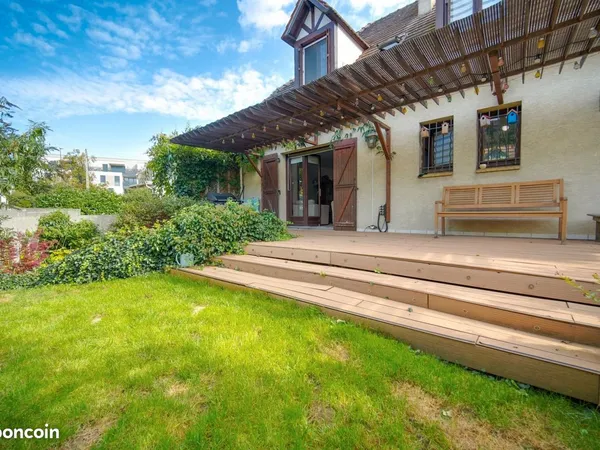 Pavillon 7 pièces 171 m²