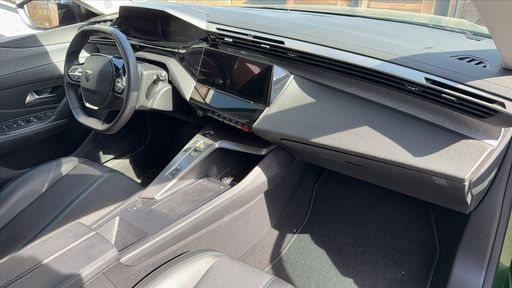 Peugeot 308 1.2 Puretech 130 EAT8 - Allure Pack – 2023 – 53452 km – Essence – Boîte Automatique — photo 16
