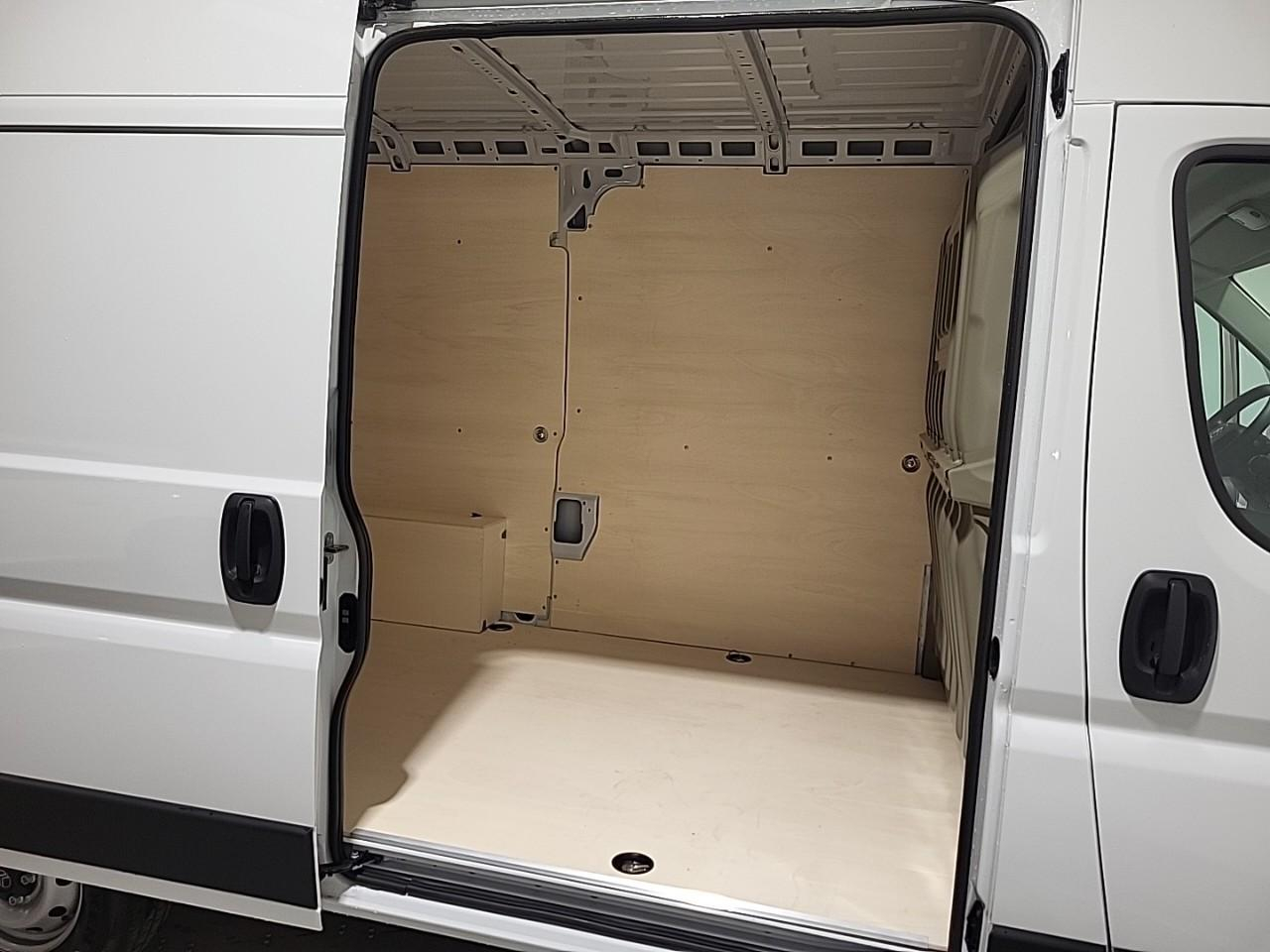 Citroën Jumper fgn 3.3t d l2h2 140 ch manuelle — photo 13
