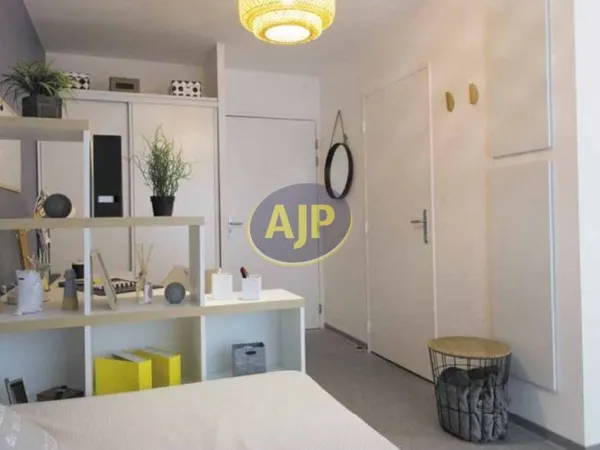BORDEAUX - STUDIOS RÉSIDENCE ÉTUDIANTE