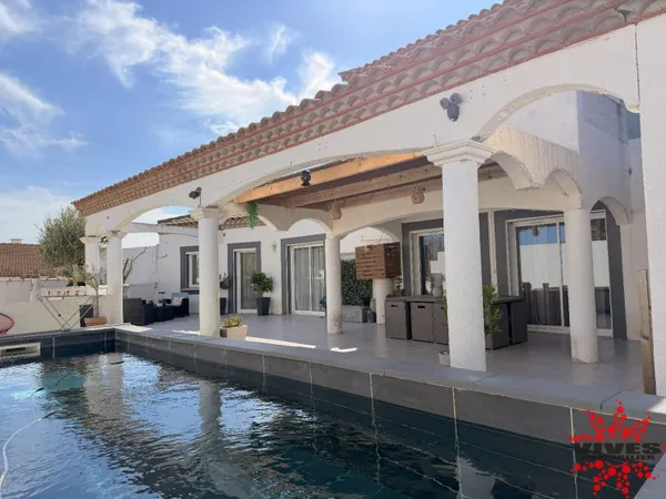 Villa 9 pièces 235 m²