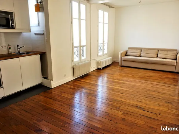 Location meublée appartement 2 pièces 40 m² Paris 18E (75018)