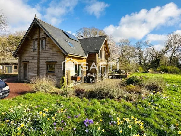 Maison en bois massif