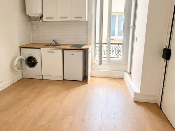 Studio avec cuisine équipée