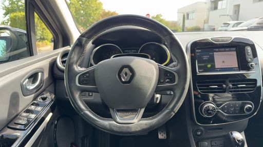 Renault Clio 1.2 TCe 120 EDC - Initiale Paris – 2016 – 120969 km – Essence – Boîte Automatique — photo 35