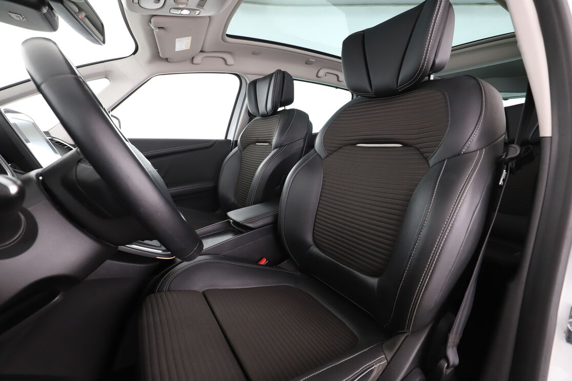 Renault Grand Scenic 1.6 dCi Energy Bose Edition EDC — photo 9